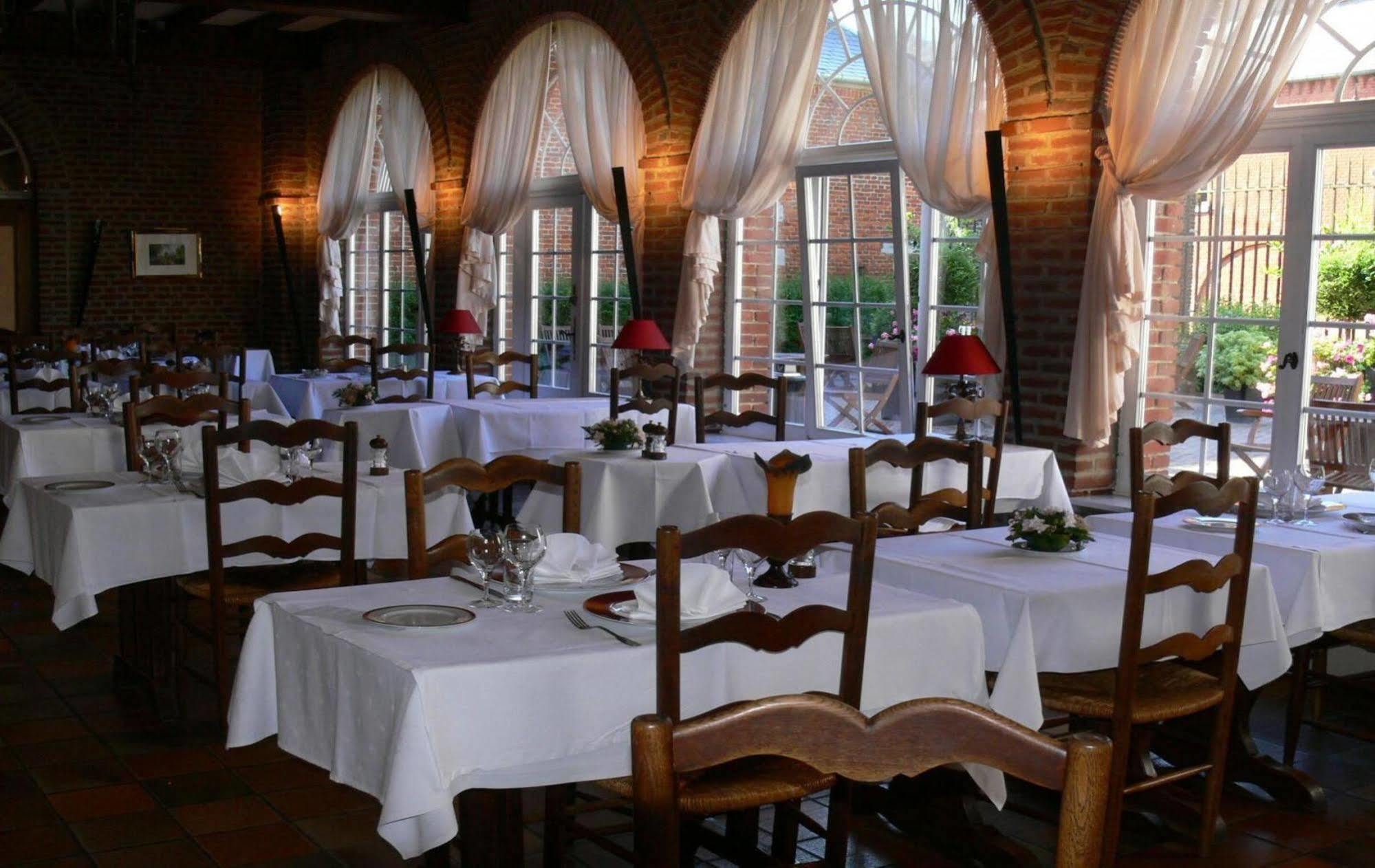 Logis - Chateau De La Motte - Hotel & Restaurant Liessies Dış mekan fotoğraf