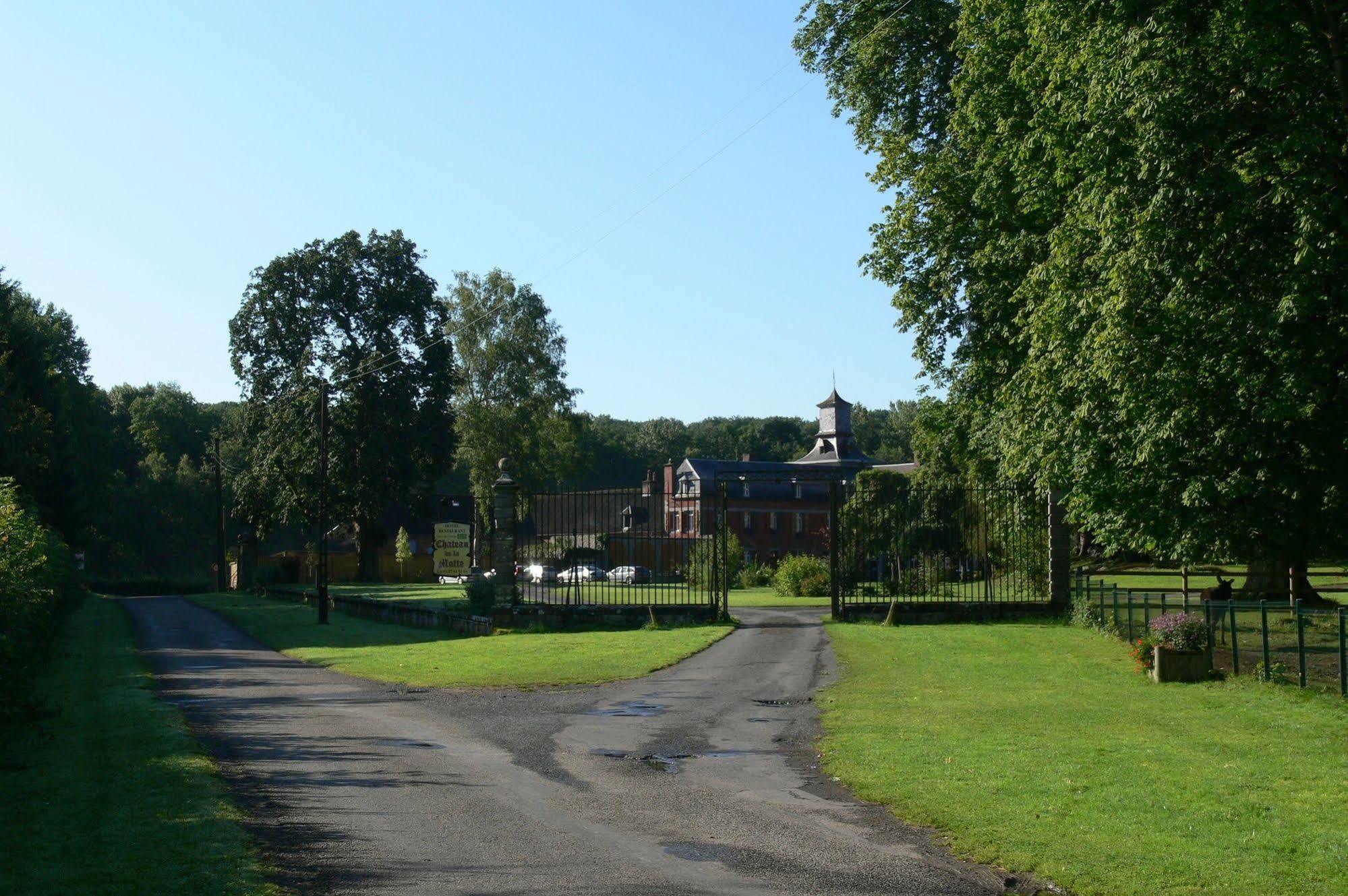 Logis - Chateau De La Motte - Hotel & Restaurant Liessies Dış mekan fotoğraf